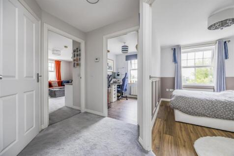 Flat 11, 2 East Shore Way, Baffins-PorticoMarketin