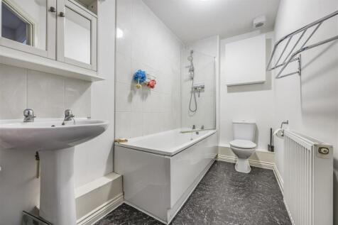 Flat 11, 2 East Shore Way, Baffins-PorticoMarketin