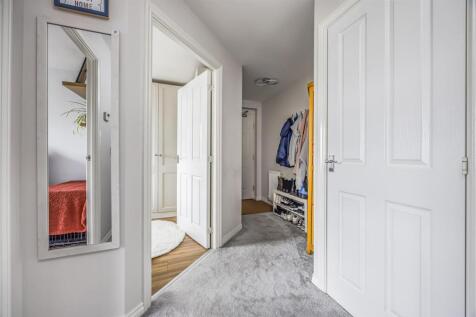 Flat 11, 2 East Shore Way, Baffins-PorticoMarketin