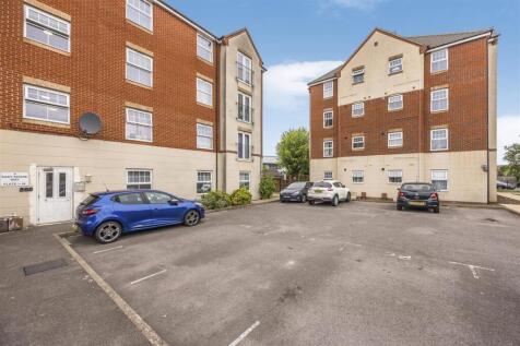 Flat 11, 2 East Shore Way, Baffins-PorticoMarketin