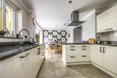22 Fraser Gardens, Southbourne-PorticoMarketing-Ne