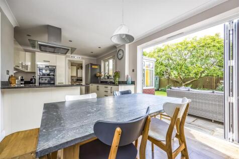22 Fraser Gardens, Southbourne-PorticoMarketing-Ne
