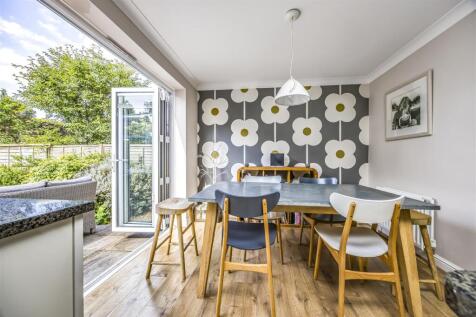22 Fraser Gardens, Southbourne-PorticoMarketing-Ne