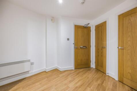 19 Centurion Court, Gunwharf Quays, Portsmouth-Por