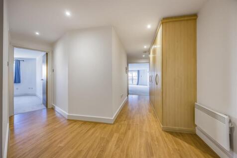 19 Centurion Court, Gunwharf Quays, Portsmouth-Por