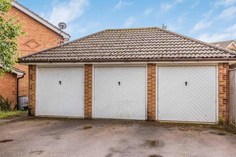 12 Lowland Road, Denmead-Small-PorticoMarketing-Ne