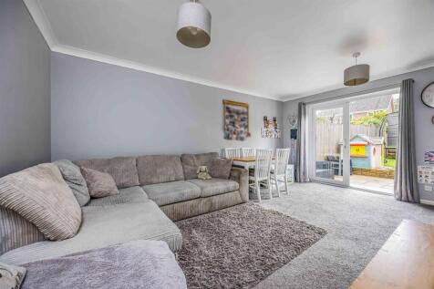 12 Lowland Road, Denmead-Small-PorticoMarketing-Ne