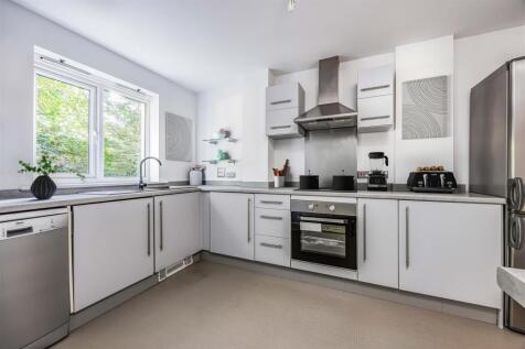 42 Gisors Road, Milton-CGI-Small-PorticoMarketing-