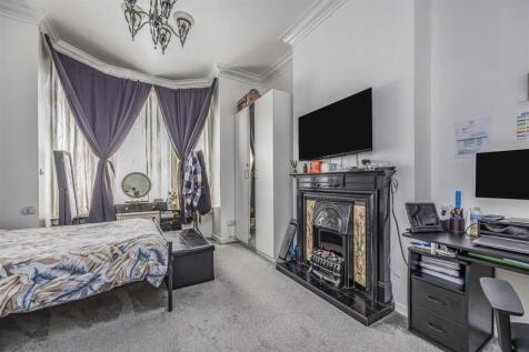 Lower Flat, 54 North End Avenue, Portsmouth-Portic