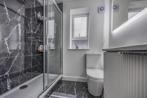 Lower Flat, 54 North End Avenue, Portsmouth-Portic