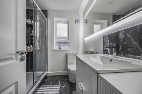 Lower Flat, 54 North End Avenue, Portsmouth-Portic