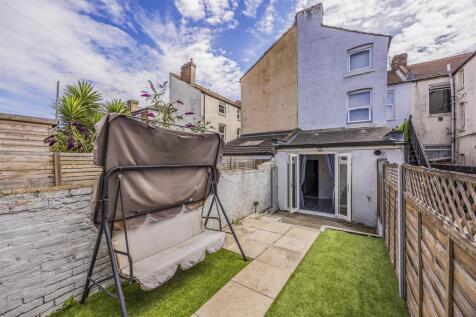 Lower Flat, 54 North End Avenue, Portsmouth-Portic
