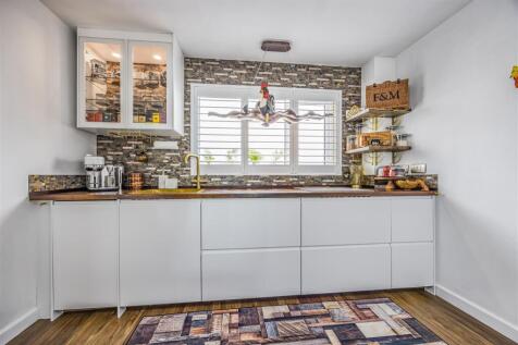 The Penthouse, 22 Bembridge Drive, Hayling Island-