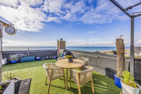 The Penthouse, 22 Bembridge Drive, Hayling Island-
