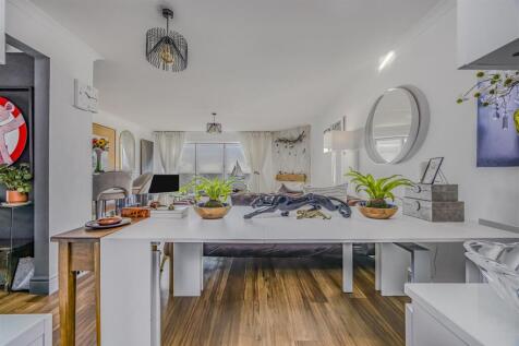 The Penthouse, 22 Bembridge Drive, Hayling Island-