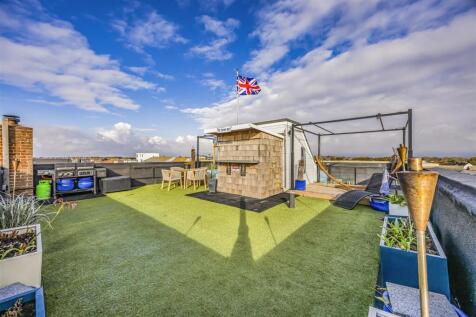 The Penthouse, 22 Bembridge Drive, Hayling Island-