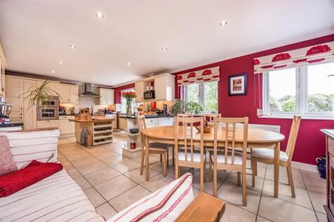 Breakfast Area &amp; FamilyRoom