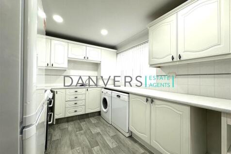gardens kitchen pic 2.jpg