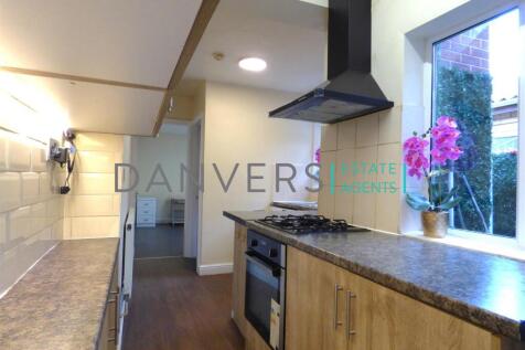 kitchen pic 1.jpg