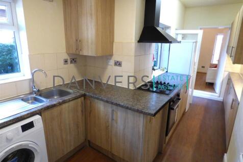 kitchen pic 2.jpg