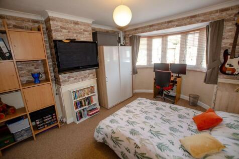 40 Moreton Road - bedroom 2.jpg