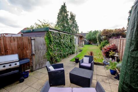 40 Moreton Road - garden.jpg