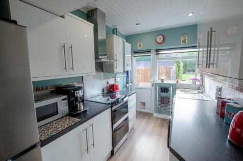 40 Moreton Road - Kitchen.jpg