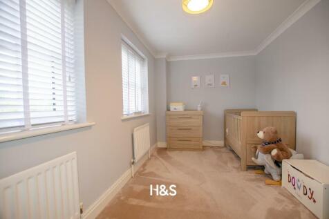 239 Hampton Lane - bed 3.jpg