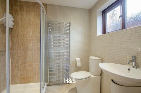 29 millison grove en suite.jpg