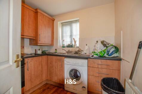 12 cardiff grove kitchen.jpg