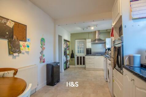 5 stanway road kitchen,.jpg