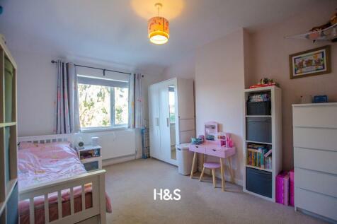 5 stanway road bedroom 2..jpg