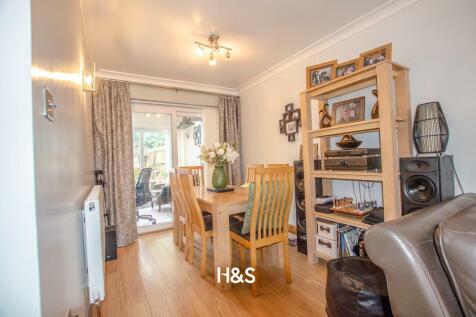 50chamberlainroad dining area.jpg