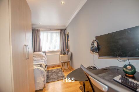 50chamberlainroad bedroom 4.jpg