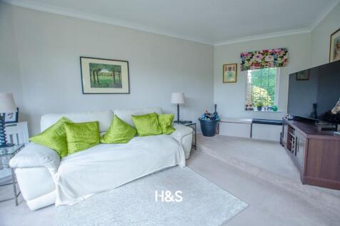 18 palmers close family room.jpg