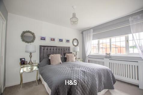 18 palmers close bedroom 1.jpg