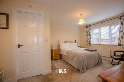 7 Dewberry Road - bedroom 2.jpg
