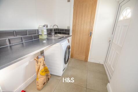 100 cropthorne road - utility.jpg