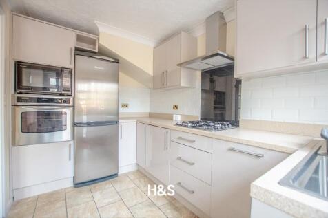 9 cryersoak close - kitchen.jpg