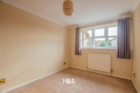 9 cryersoak close - bedroom 1.jpg