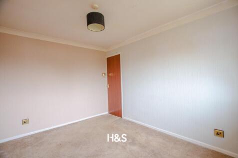 9 cryersoak close - bedroom 2.jpg