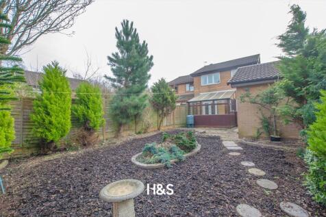 9 cryersoak close - rear garden.jpg