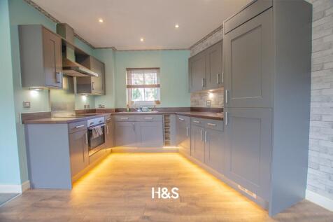 dickens heath road - kitchen.jpg