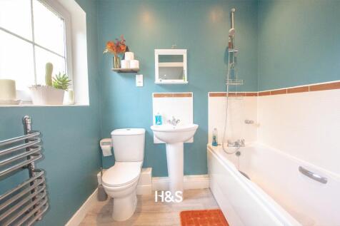 dickens heath road - bathroom.jpg