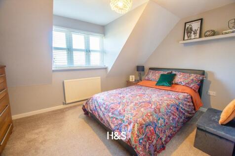 10 kineton croft - master bedroom..jpg