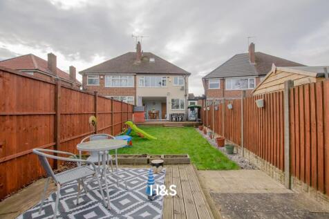 99 Coverdale - garden.jpg