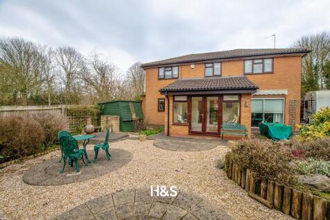 21 cryersoak - rear garden..jpg