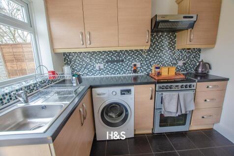 118 dawberry fields road - kitchen..jpg
