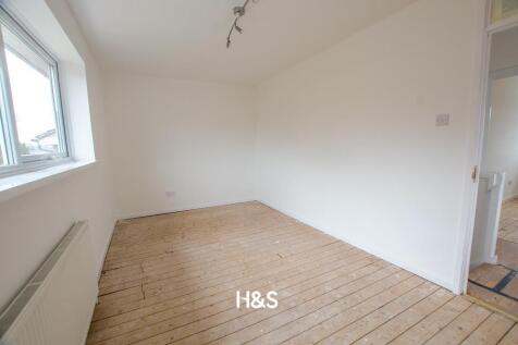 118 dawberry fields road - bedroom 1.jpg