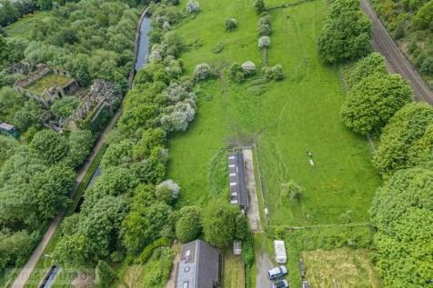 Land &amp; Stables